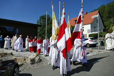 Festgottesdienst zum 1.000 Todestag des Heiligen Heimerads auf dem Hasunger Berg (Foto: Karl-Franz Thiede) Festgottesdienst zum 1.000 Todestag des Heiligen Heimerads auf dem Hasunger Berg (Foto: Karl-Franz Thiede)